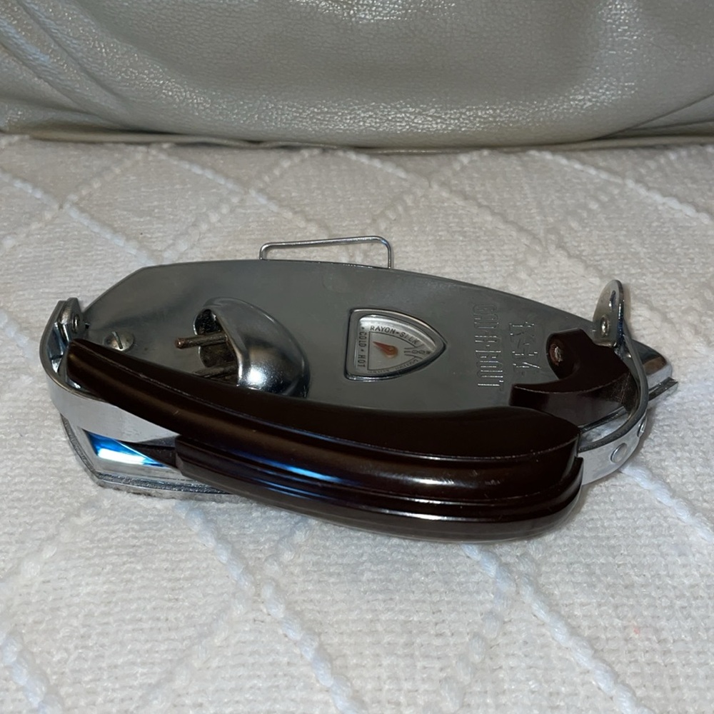 Vintage Knapp-Monarch “Gad-A-Bout” Travel Iron. - Picture 14 of 15